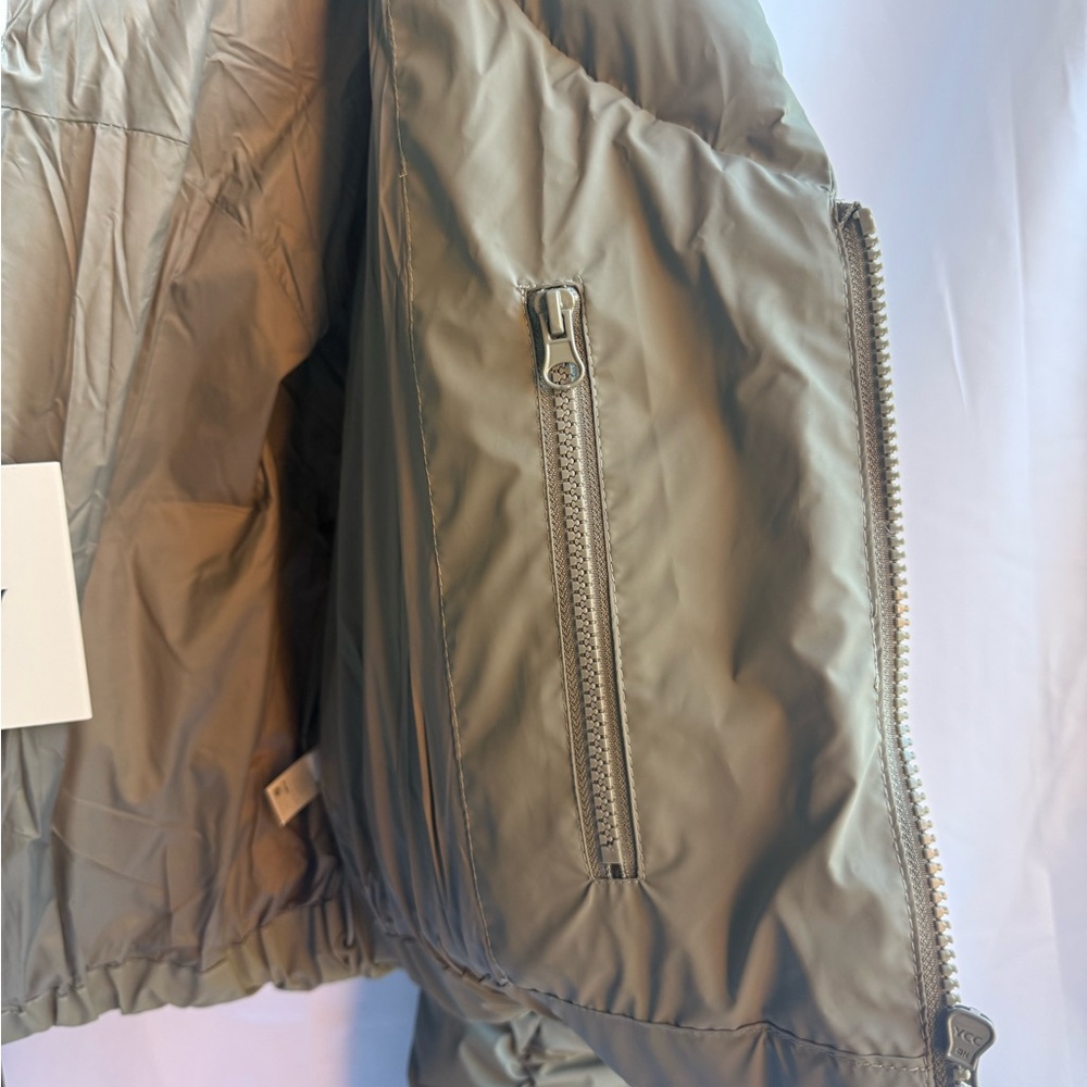 KHY by Kylie Jenner Cropped Puffer Jacket – Size XS – NWT - rare color - Picture 3 of 11